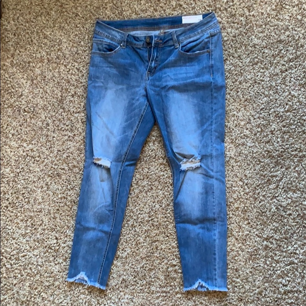 Busted knee crop jeans